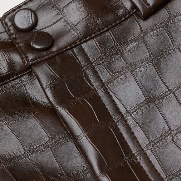 Faux Leather Skirt - Knee length Crocodile Pattern - Picture 2 of 5